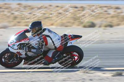 media/Jan-10-2025-CVMA Friday Practice (Fri) [[489e0da257]]/Group 4 and Trackday/Session 2 (Turn 4 Inside)/